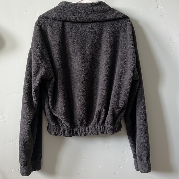 urban outfitters cropped fleece sweater - Picture 3 of 3